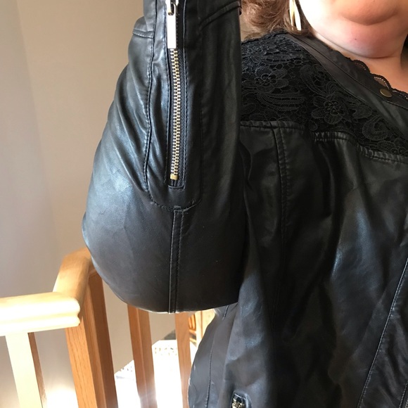 Torrid black leather jacket - Picture 4 of 5
